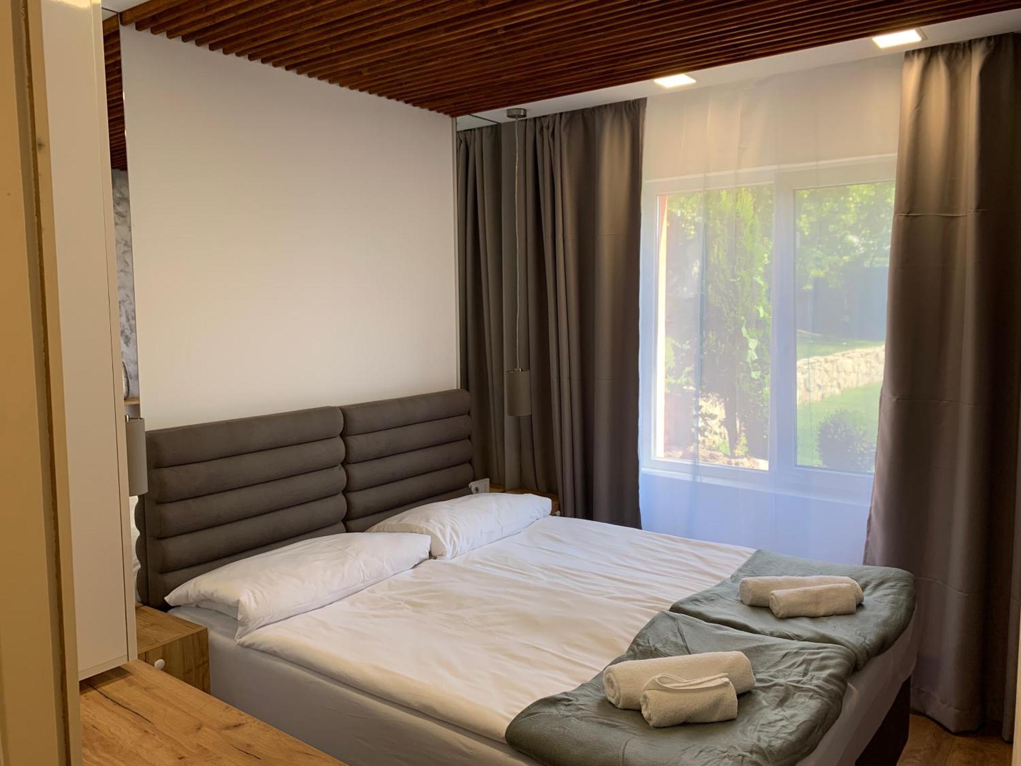 Sunray Guest House, Private Rooms & Apartment With Lovely Sea View Варна Экстерьер фото
